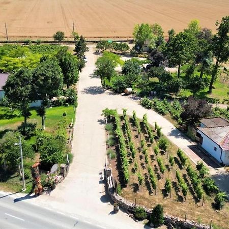 Domeniile Clos Des Colombes Douăzeci şi Trei August المظهر الخارجي الصورة
