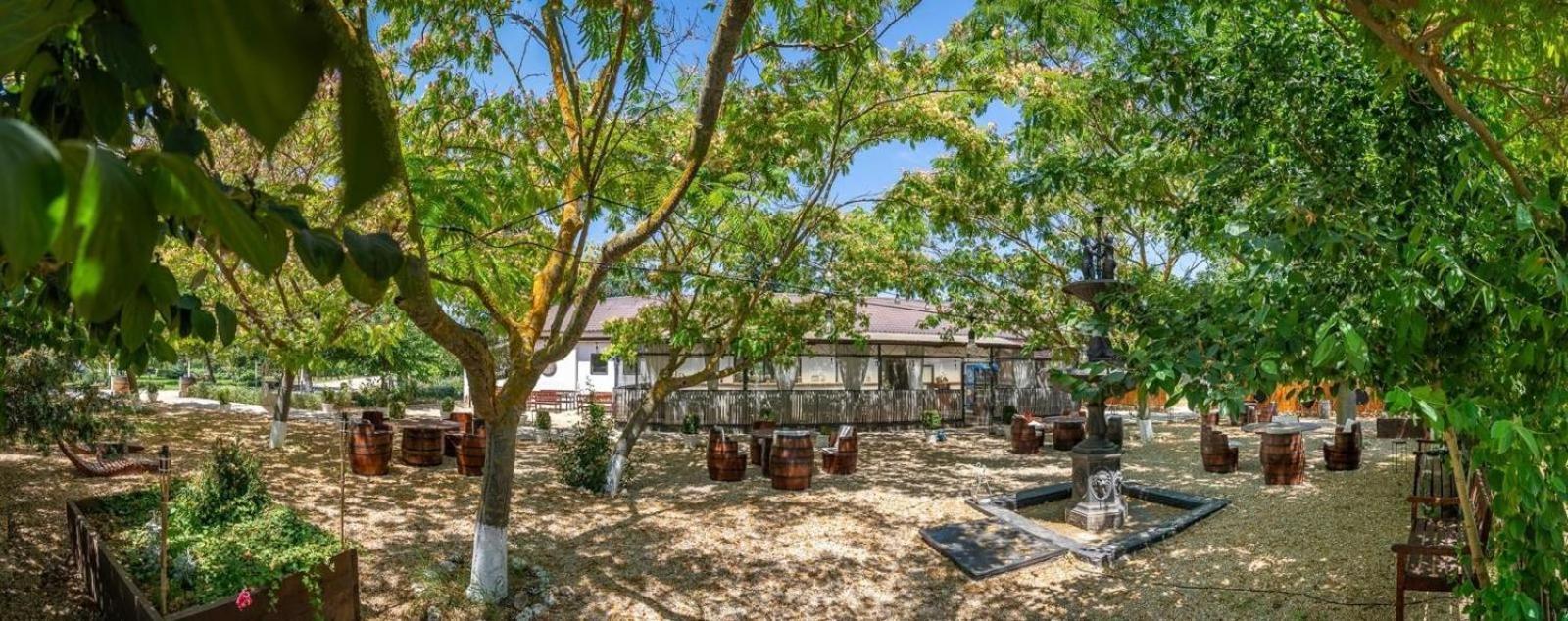 Domeniile Clos Des Colombes Douăzeci şi Trei August المظهر الخارجي الصورة